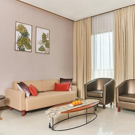Le Premier Hotel Deltamas Cikarang Quarto foto